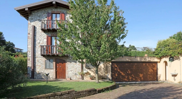 Villa Girasole in Polpenazze del Garda, Забронировать Вилла Коттеджи Польпенацце-дель-Гарды, Коттедж