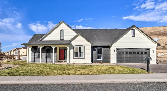 Коттедж Alluring Home w/ Fire Pit u003c 1/2 Mi to OIT