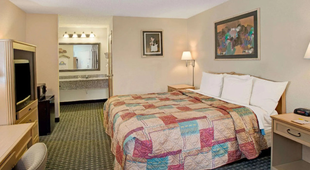 Двухместный номер Standard Days Inn by Wyndham Mooresville Lake Norman