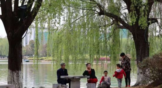 Jiuxing Hotel, Rezerwuj Hotel Hotele w Qujing z parkingiem, Parking