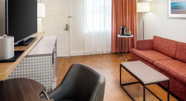 Четырёхместный номер Standard Holiday Inn & Suites Boca Raton - North