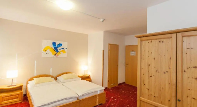 Hotel Vösenhuber, Rezervați Hotel Ernsthofen 