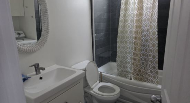 Charming 3-Bedroom Apartment in Vibrant Montréal, Забронировать Апартаменты/квартира Монреаль провинция Квебек