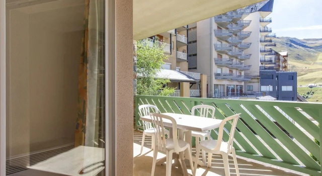 Apartment Updated Studio for 4 With Indoor Pool