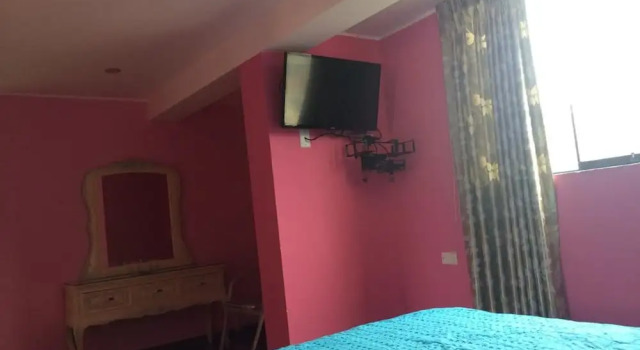 Hostal Residencial Piscis, Varaa Hostelli Hotellit Provincia de Lima pysäköinnillä, Pysäköinti
