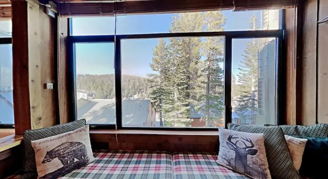 572 2 Bedroom Condo