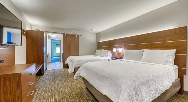 Трёхместный люкс Holiday Inn Express & Suites Manitou Springs by IHG