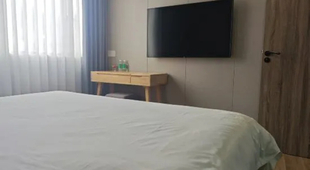 Люкс с 2 комнатами с балконом и с видом на озеро Xiyue Xiaozhu Hostel