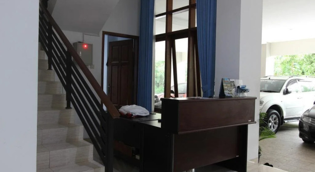 RedDoorz @ Plemburan, Book Hotel Depok 