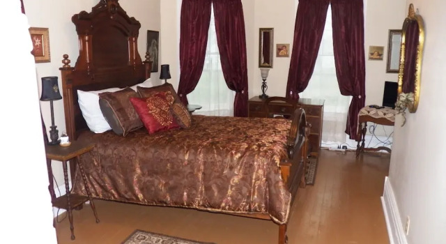 Номер Classic Grand Victorian Inn