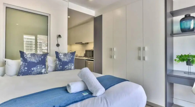 Arty Modern Design Studio with Balcony and Pool, Забронировать Бутик-отель Кейптаун Cape Peninsula