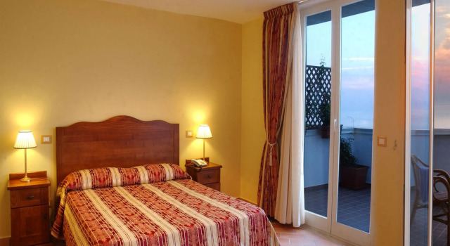 Hotel Baia, Buchen Sie Hotel Centola Cilento Coast