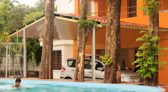 Sunshine Resort, Забронировать Курортный отель Лонавала штат Махараштра