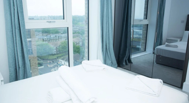 High view 2 Bedroom apt - Woolwich