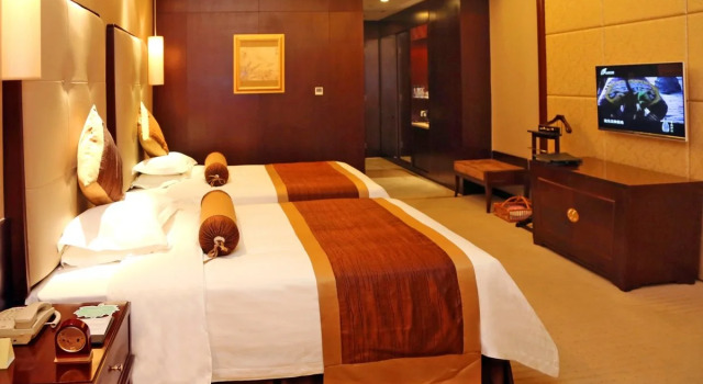 Lihua Grand Hotel, Book Hotel Hotels in Taiyuan with Parking, Parking