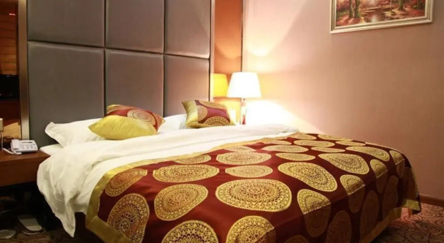 Kunming Xinggong Hotel, Rezerwuj Hotel Hotele w Kunming z parkingiem, Parking