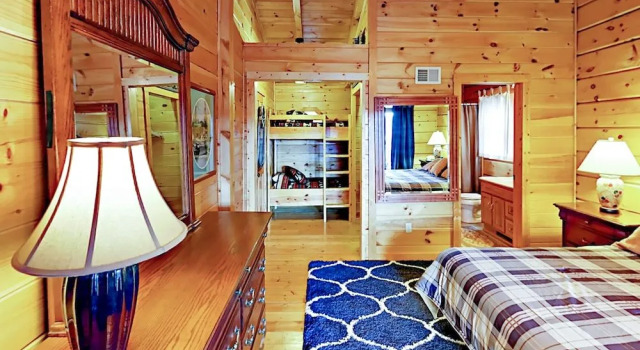 426 Forrest Springs Dr Cabin 3 Bedrooms 3 Bathrooms Cabin, Забронировать Дом для отпуска Виллы Гатлинберг, рядом с Hillbilly Golf, Вилла