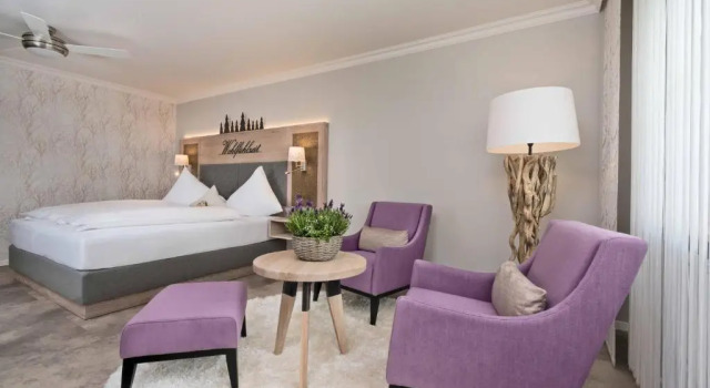 Номер Premium Fichtenwald-Ihr Boutique I Glück`s Hotel - Ihr Kraftort - Wasserwelten Bad Füssing