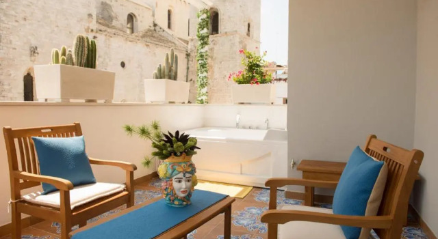 Mare Versus Luxury Suites, Rezervasyon Otel Barletta Apulia