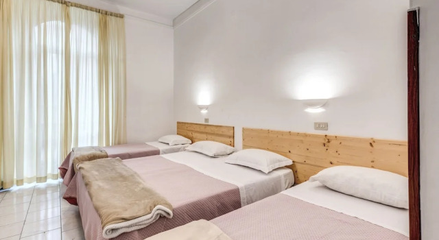 Четырёхместный номер Standard c 1 комнатой Hotel Altavilla 9