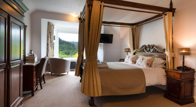 Aberconwy House B&B, Забронировать Отель «постель и завтрак» Бетс-и-Койд Клоид, рядом с Железнодорожный музей в Конви-Вэлли