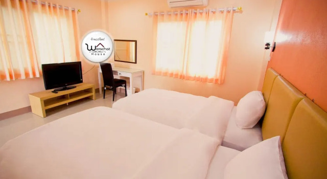 Двухместный номер Economy с балконом Worachat House