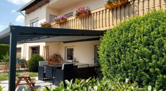 Апартаменты Ferienhaus mit zwei separaten 4 Sterne Wohnungen bei Limburg