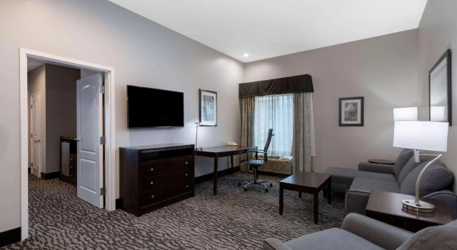 Двухместный люкс c 1 комнатой La Quinta by Wyndham Huntsville Airport Madison