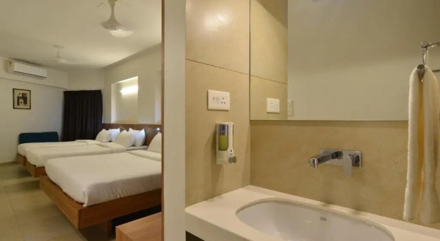 Трёхместный номер Standard Hotel Panchavati Yatri