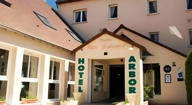 Hotel ARBOR - Les Hunaudieres - Le Mans Sud - Mulsanne, Забронировать Отель Ле-Ман Sarthe