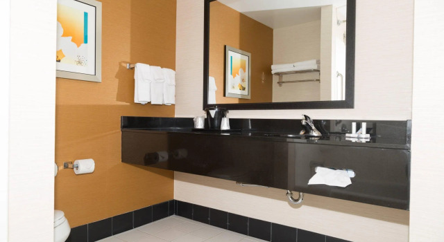 Четырёхместный номер Standard Fairfield Inn by Marriott Morgantown