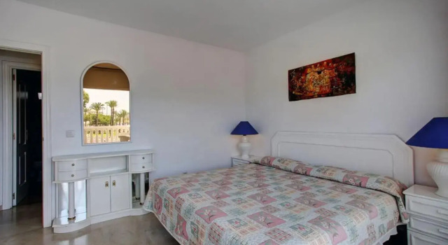 Lovely beachfront apartment Puerto Banus Marbella, Забронировать Апартаменты/квартира Апартаменты Марбелья, рядом с Playa de Cortijo Blanco, Апартаменты/квартира