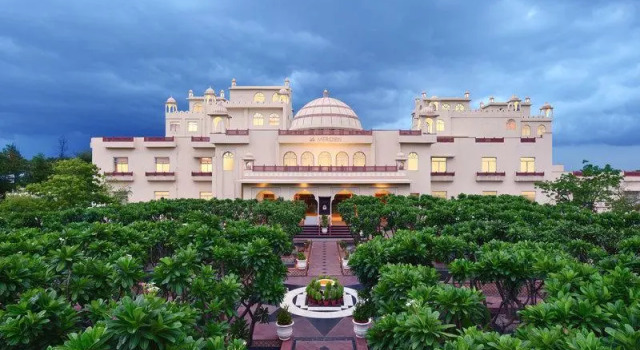 Двухместный номер Superior с красивым видом из окна Le Meridien Jaipur Resort & Spa