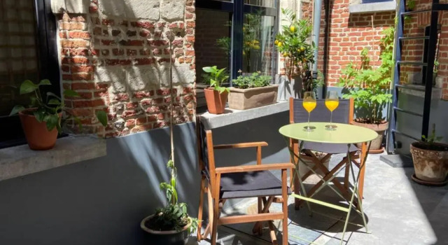 Апартаменты Apartment in historical centre with private courtyard