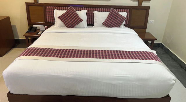 Hotel Earth Light, Chitwan National Park, Забронировать Отель Отели Саураха 3 звезды, 3*