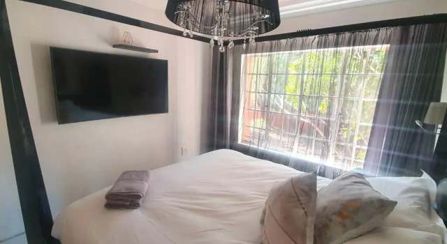 Upmarket 3 Bedroom Apartment