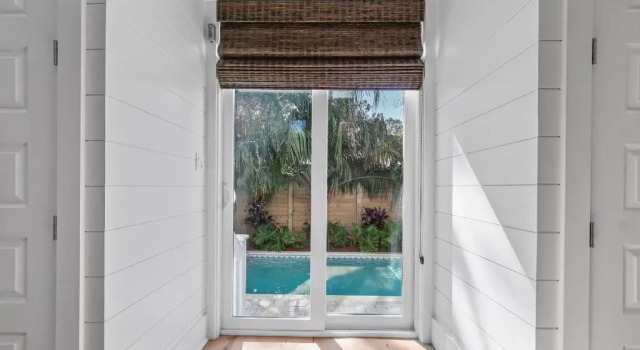 Коттедж 30A Luxury Beach Home Beach Please, Private Heated Pool, 4 NEW Bikes, Walk to the Beach!