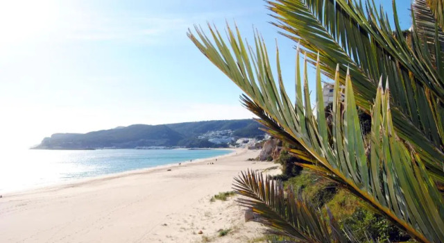 Sesimbra Cliff by Saudade