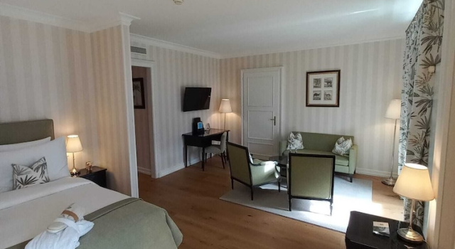 Полулюкс Hôtel Des Trois Couronnes & Spa - The Leading Hotels of the World
