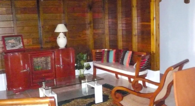 House With 3 Bedrooms in Anse-bertrand, With Enclosed Garden and Wifi, Buchen Sie Hotel Hotels in Anse-Bertrand mit Parkplatz, Parkplätze