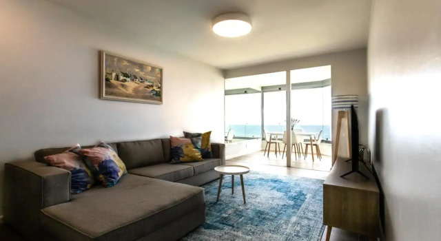 Bayview 208