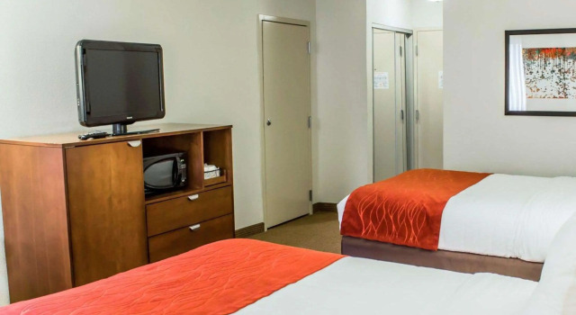 Четырёхместный номер Standard Comfort Inn Fayetteville near Fort Bragg