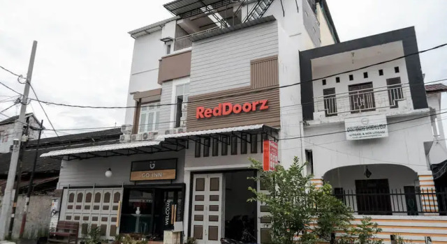 RedDoorz @ Sekip Medan, Buchen Sie Hotel Medan Sumatra, in der Nähe von Cambridge City Square
