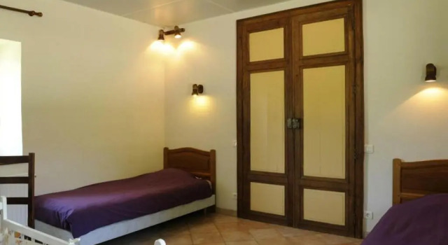 Gîte Colombé-le-Sec, 3 pièces, 4 personnes - FR-1-543-76, Réserver Hôtel Colombé-le-Sec 
