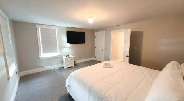 Waterfront Hyannis Home Near Ferry, Забронировать Дом для отпуска Хайаннис Полуостров Кейп-Код