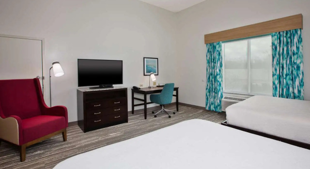 Люкс Hilton Garden Inn Benton Harbor