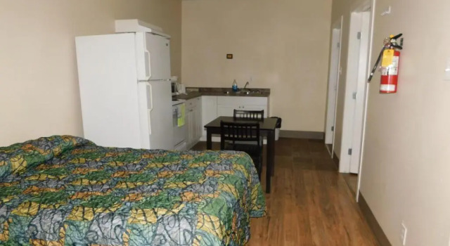 Manitou Hotel, Reservar Hotel Watrous Saskatchewan