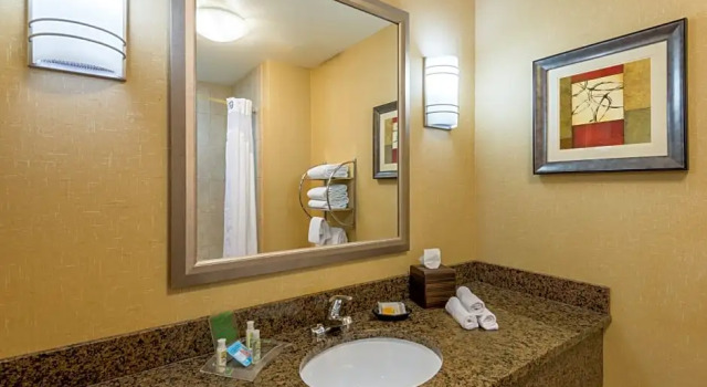 Двухместный люкс c 1 комнатой Holiday Inn & Suites Grand Junction-Airport by IHG