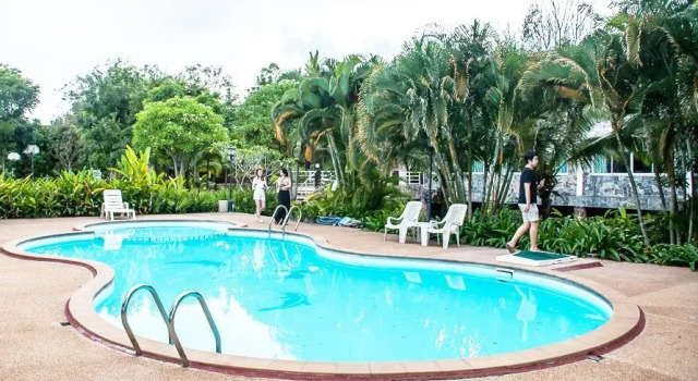 Im Poo Hill Resort