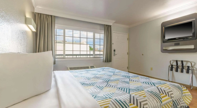 Motel 6-San Jose, CA - Convention Center, Забронировать Мотель Мотели Сан-Хосе, Мотель